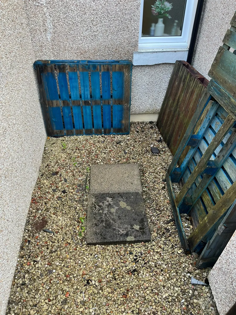 External drain access point beside a property
